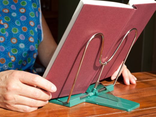 Hilfsmittel für Senioren: Buchständer