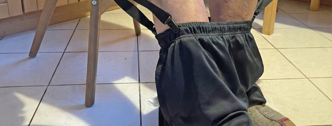 Cleveres Hilfsmittel: Anziehhilfe für Hosen